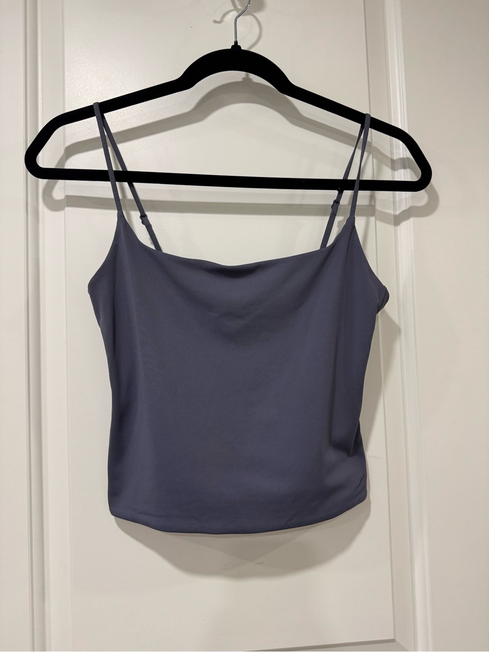 Aritzia contour crop tank